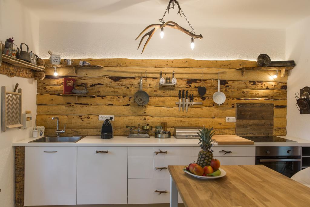 Forest Chalet, 15 Min To Salzburg Olt Town, And Most Beautiful Lakes, Secluded Location, 1,000 Sqm Garden, Mountainview, Panorama Sauna, Bath Whirlpool, Bbq&Bikes&Sunbeds For Free, Up To 10 P Golling an der Salzach Quarto foto