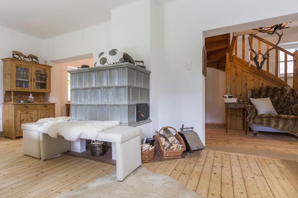 Forest Chalet, 15 Min To Salzburg Olt Town, And Most Beautiful Lakes, Secluded Location, 1,000 Sqm Garden, Mountainview, Panorama Sauna, Bath Whirlpool, Bbq&Bikes&Sunbeds For Free, Up To 10 P Golling an der Salzach Quarto foto